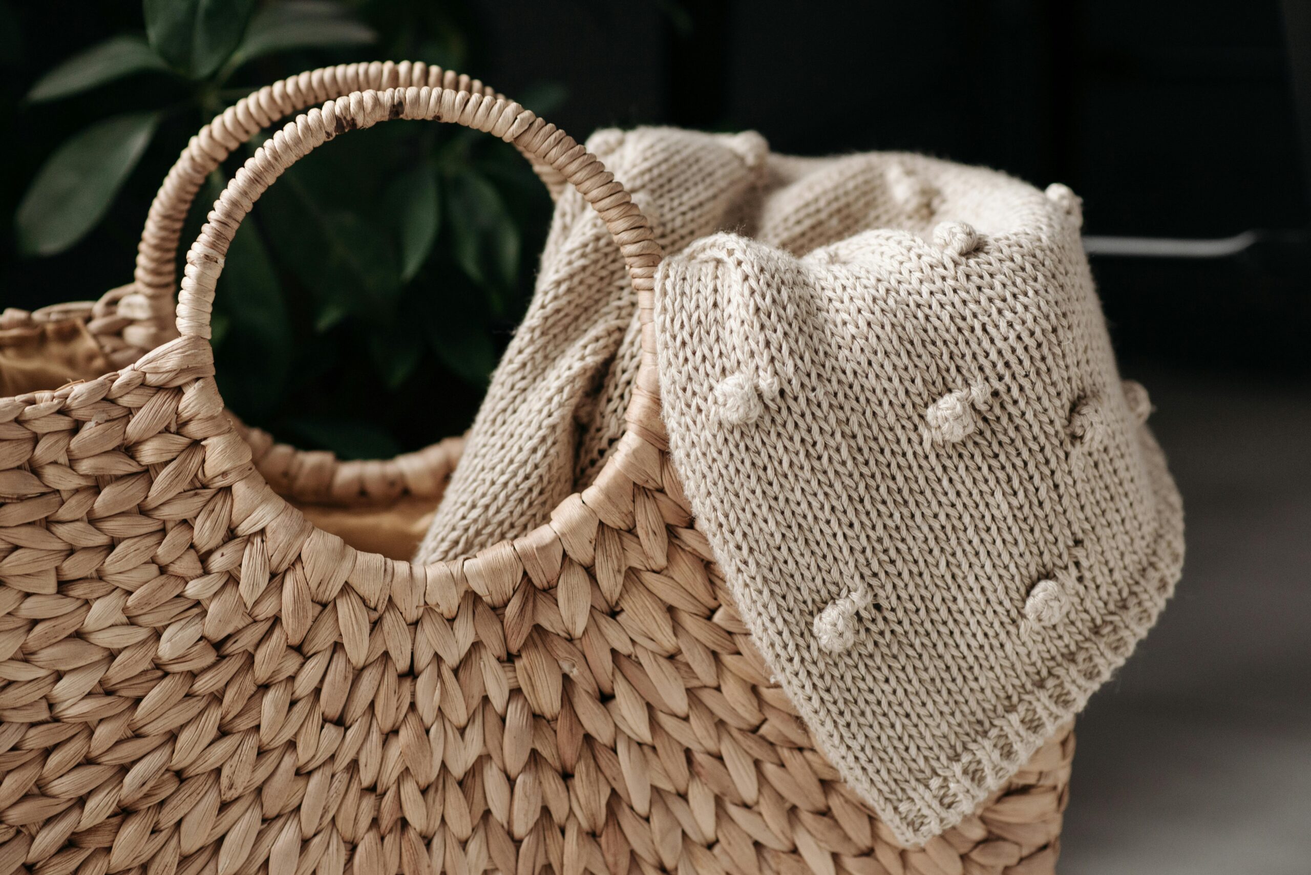 Rattan: A Timeless Spring Trend 